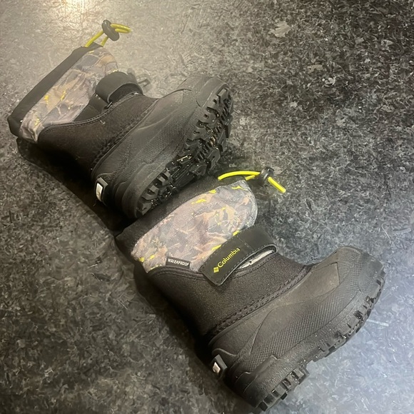 TODDLER Boy COLUMBIA BOOTS - Picture 4 of 8